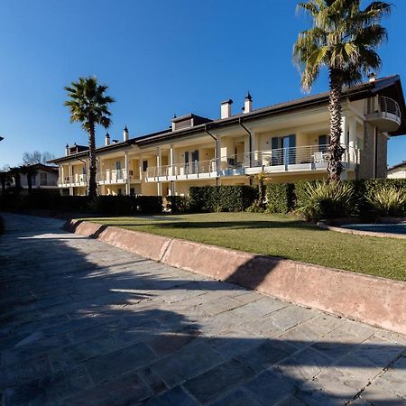 Apartment Blue Laguna Sirmione Bagian luar foto