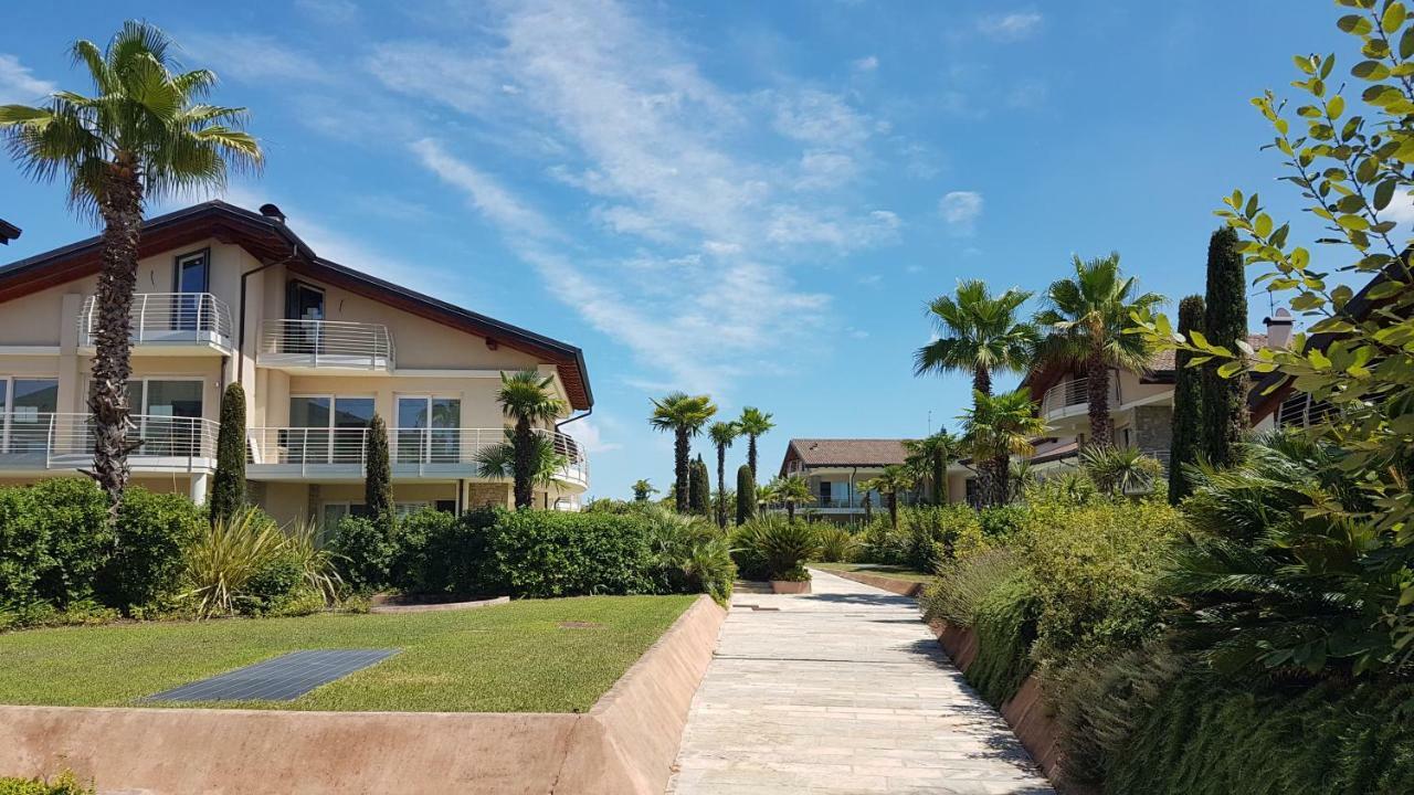 Apartment Blue Laguna Sirmione Bagian luar foto