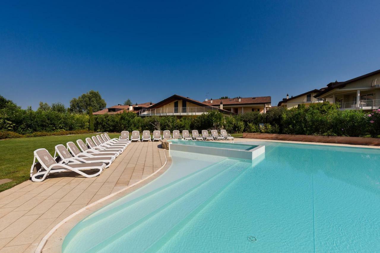 Apartment Blue Laguna Sirmione Bagian luar foto